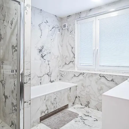 Apartment Modern In Kosice